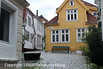 Verwinkelte Altstadt-Gassen in Bergen