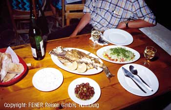 Ein gedeckter Tisch im Cardak Restaurant bei Akyaka Türkei